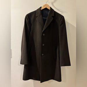 Men’s Kenneth Cole dark brown wool coat. Size 38S.